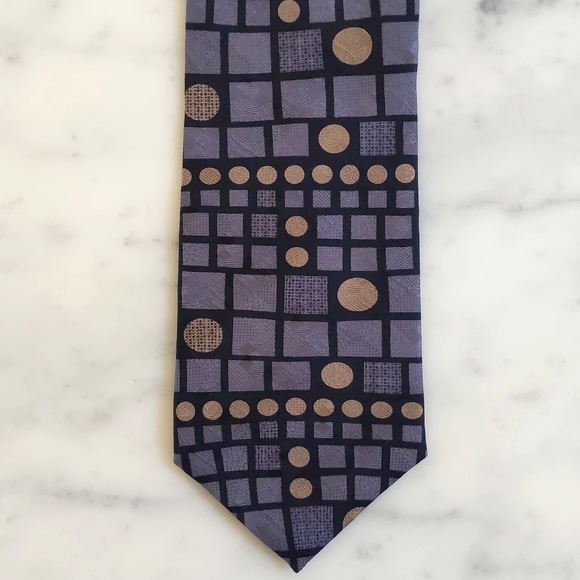 NWOT. Kenneth Cole Reaction 100% Silk Tie with Multicolor Design Pattern. - Picture 1 of 5